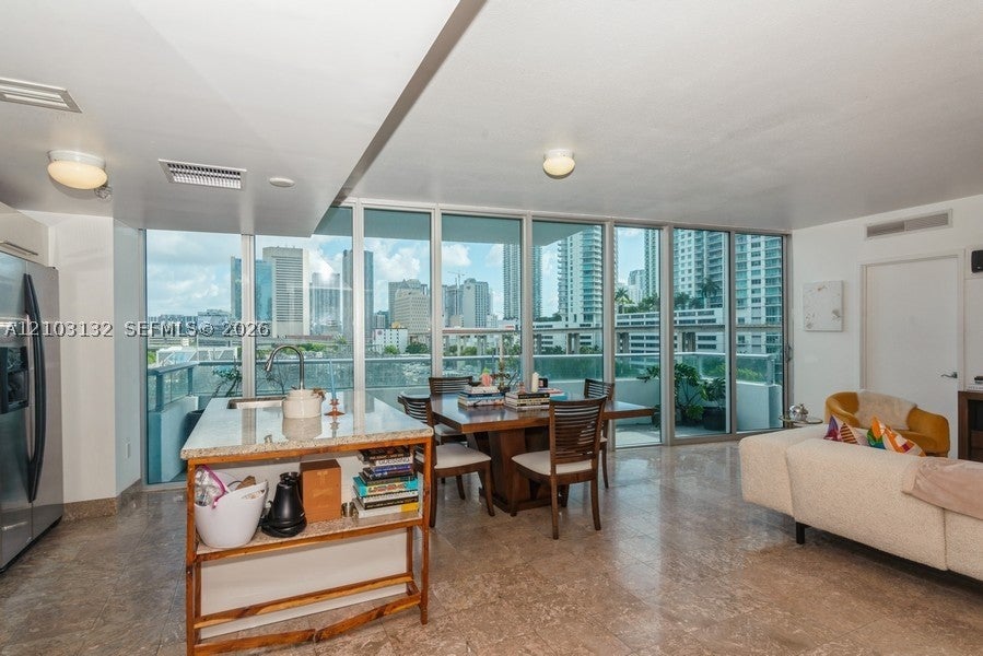 185 SW 7th St 703