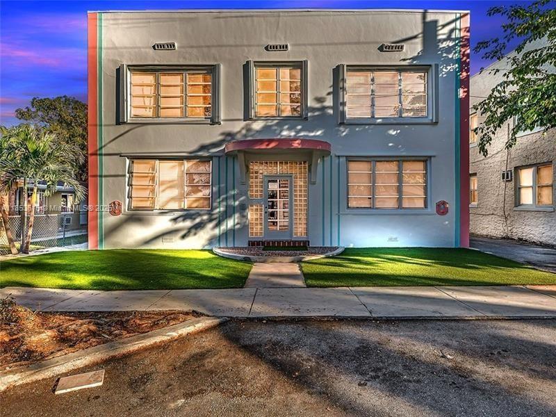 Updated 1 bed in Mimo district!
Laundry in building and parking on site!