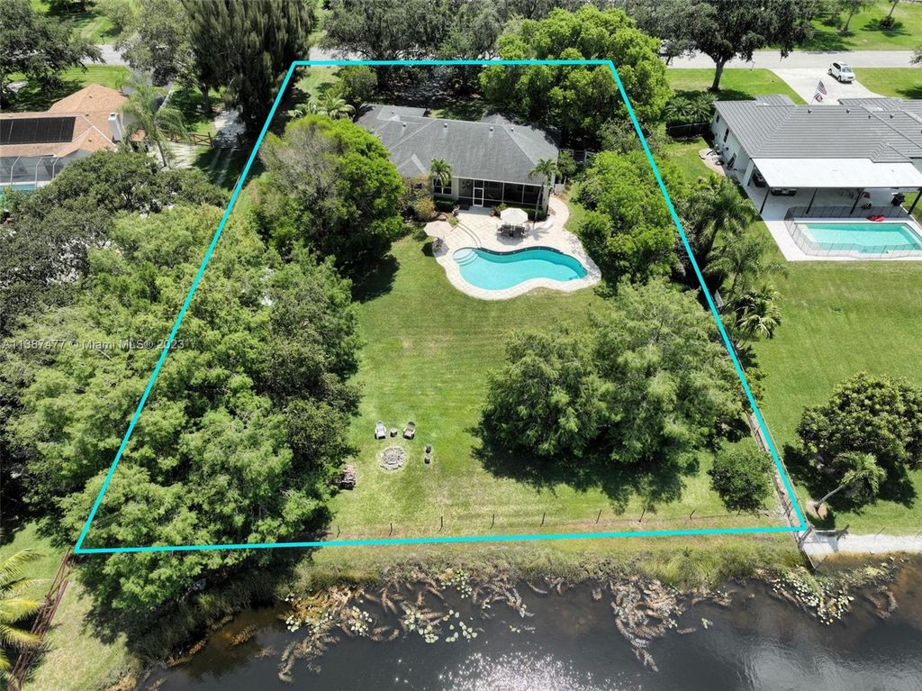 Photo of 5211 SW 199th Ave, Pembroke Pines, FL 33332 (MLS # A11387477)