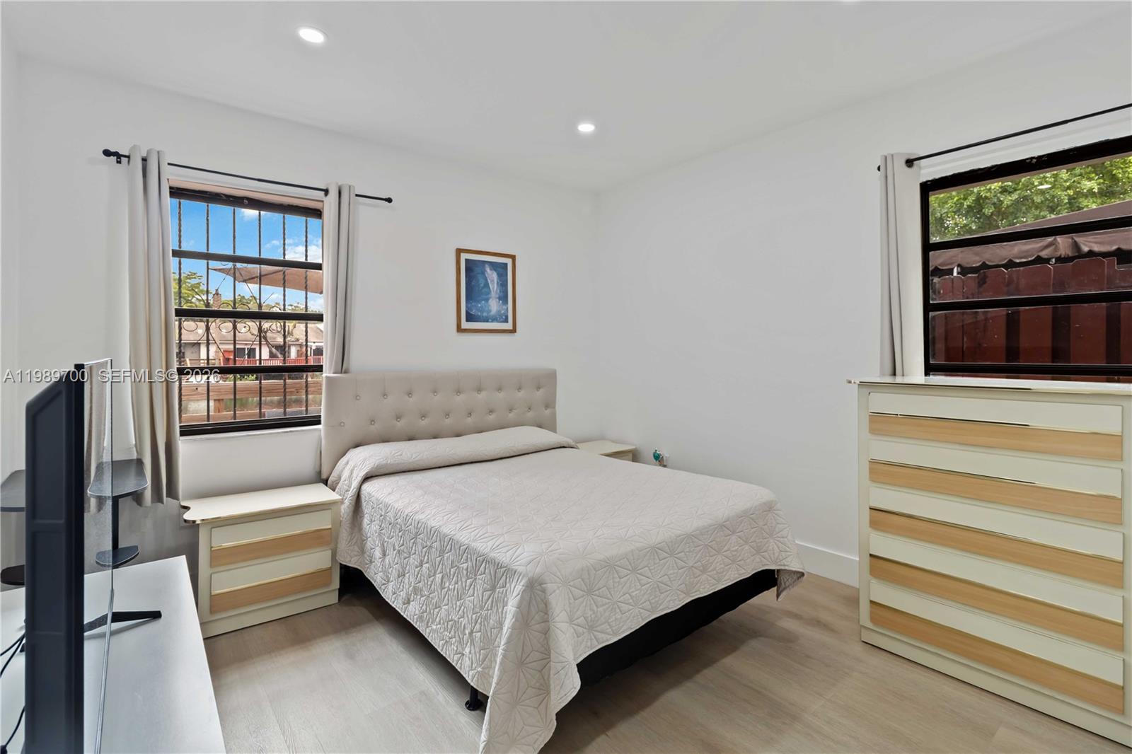 LAKE VILG AT INTL LAKE TH - Residential Lease