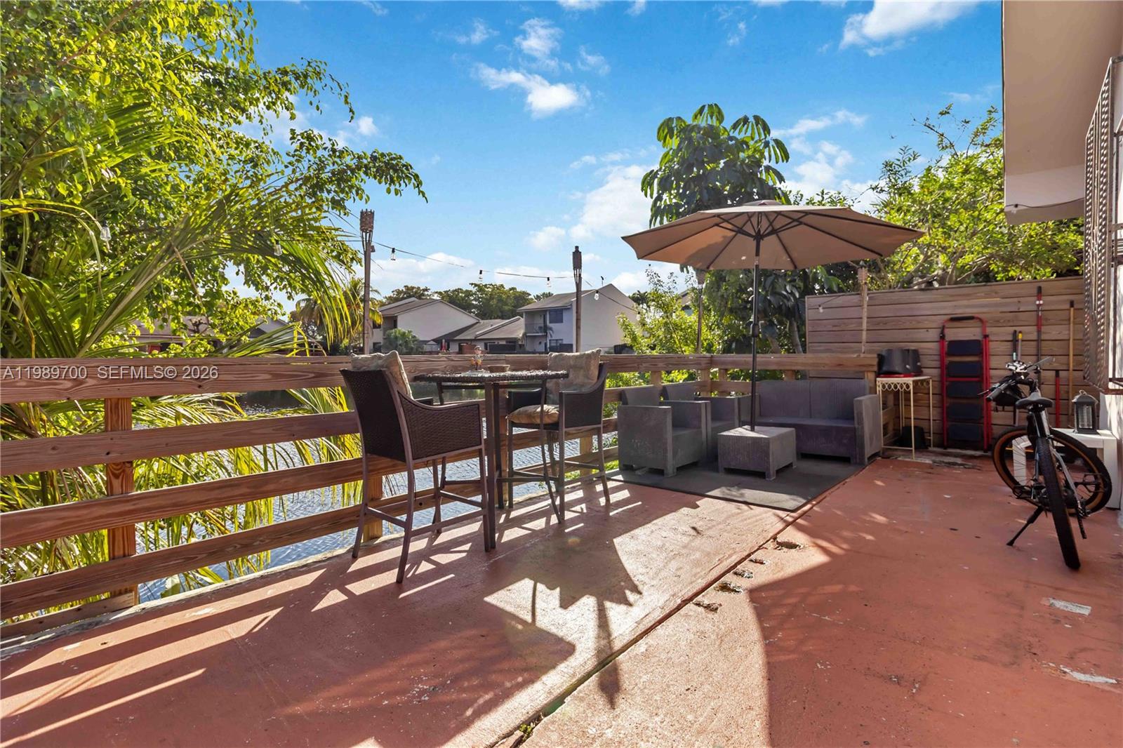 LAKE VILG AT INTL LAKE TH - Residential Lease