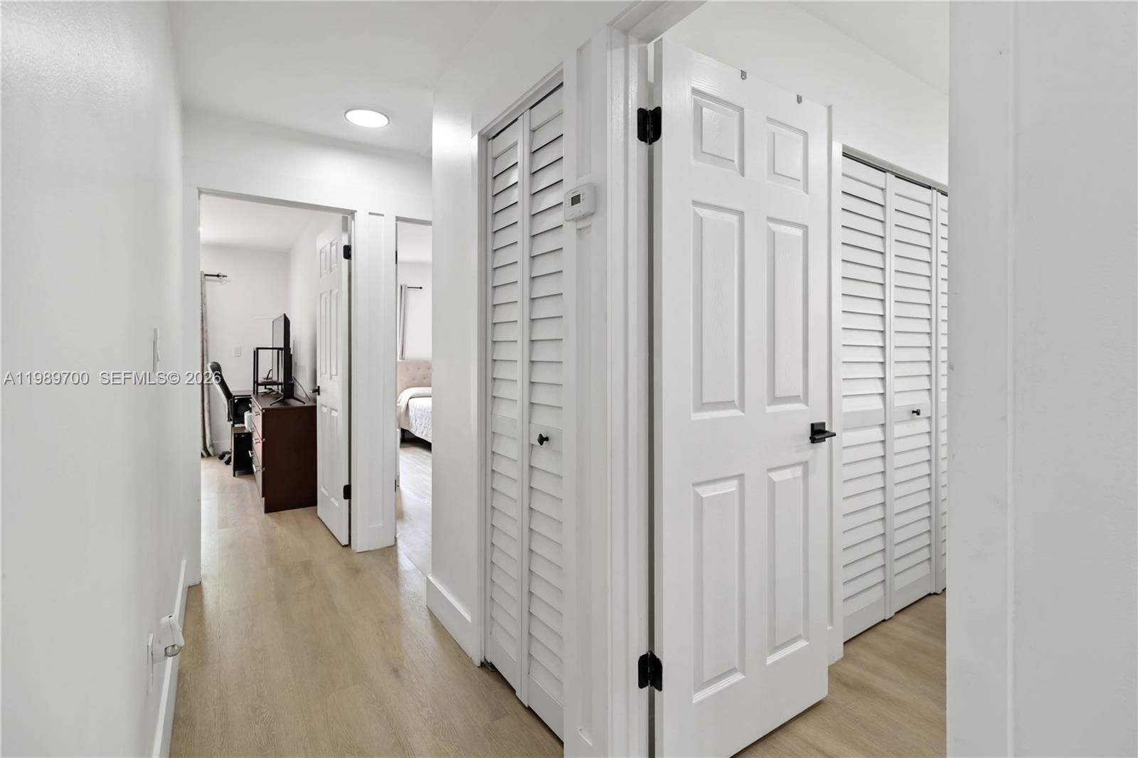 LAKE VILG AT INTL LAKE TH - Residential Lease