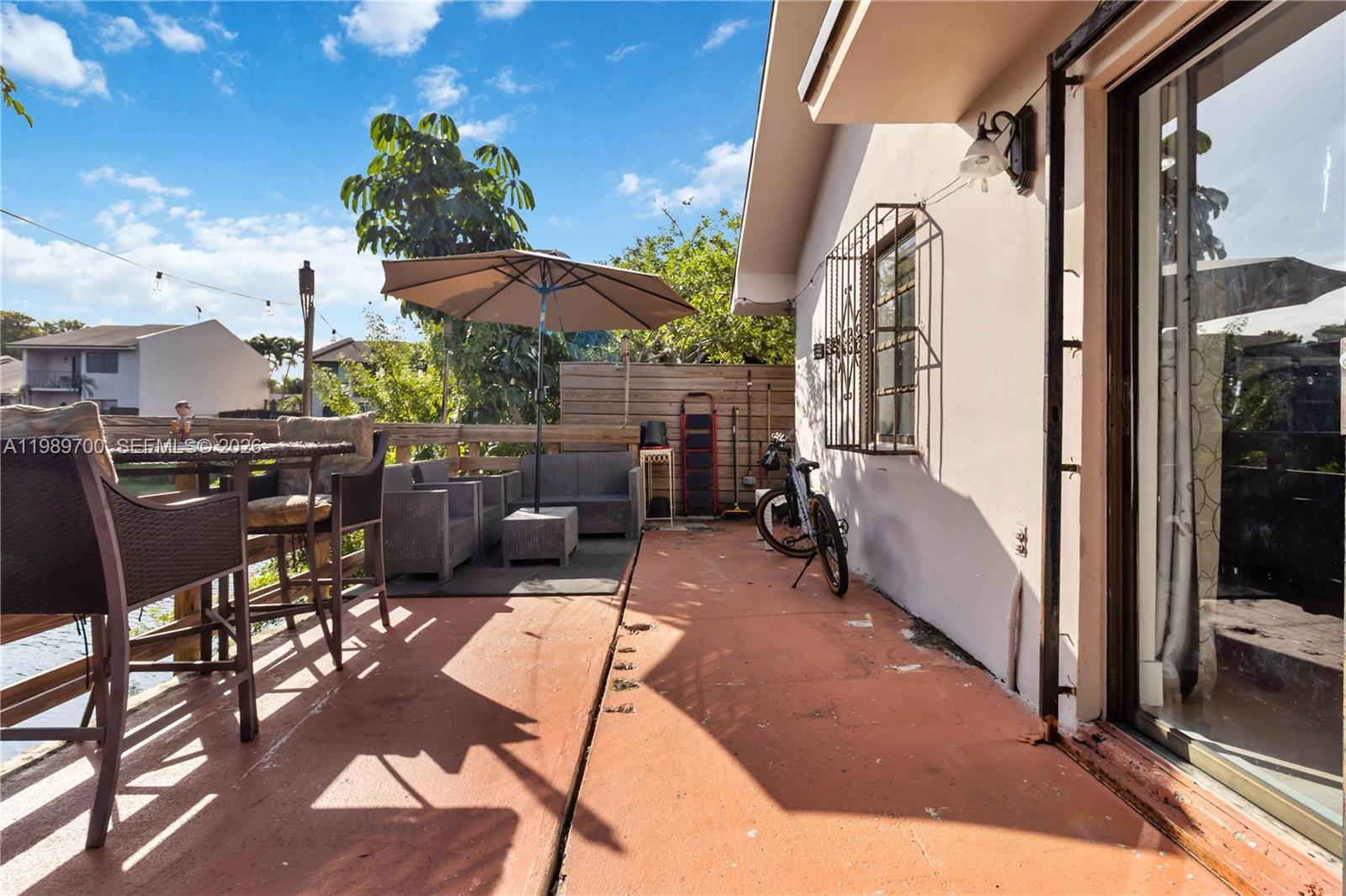 LAKE VILG AT INTL LAKE TH - Residential Lease