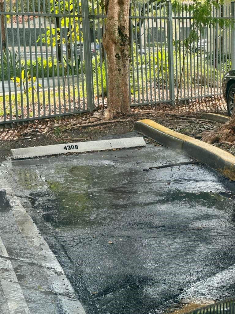 GROVE GARDENS CONDO - Residential Lease