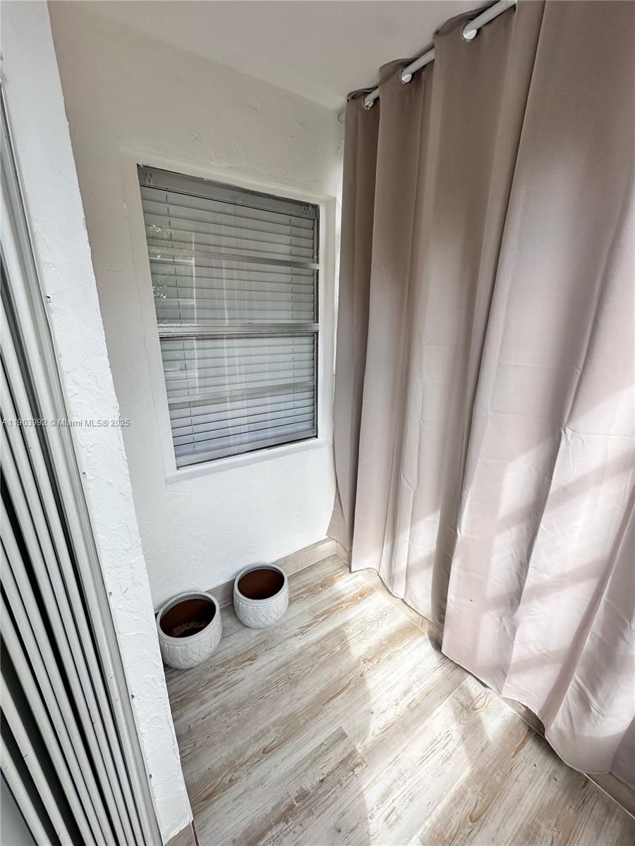 GROVE GARDENS CONDO - Residential Lease