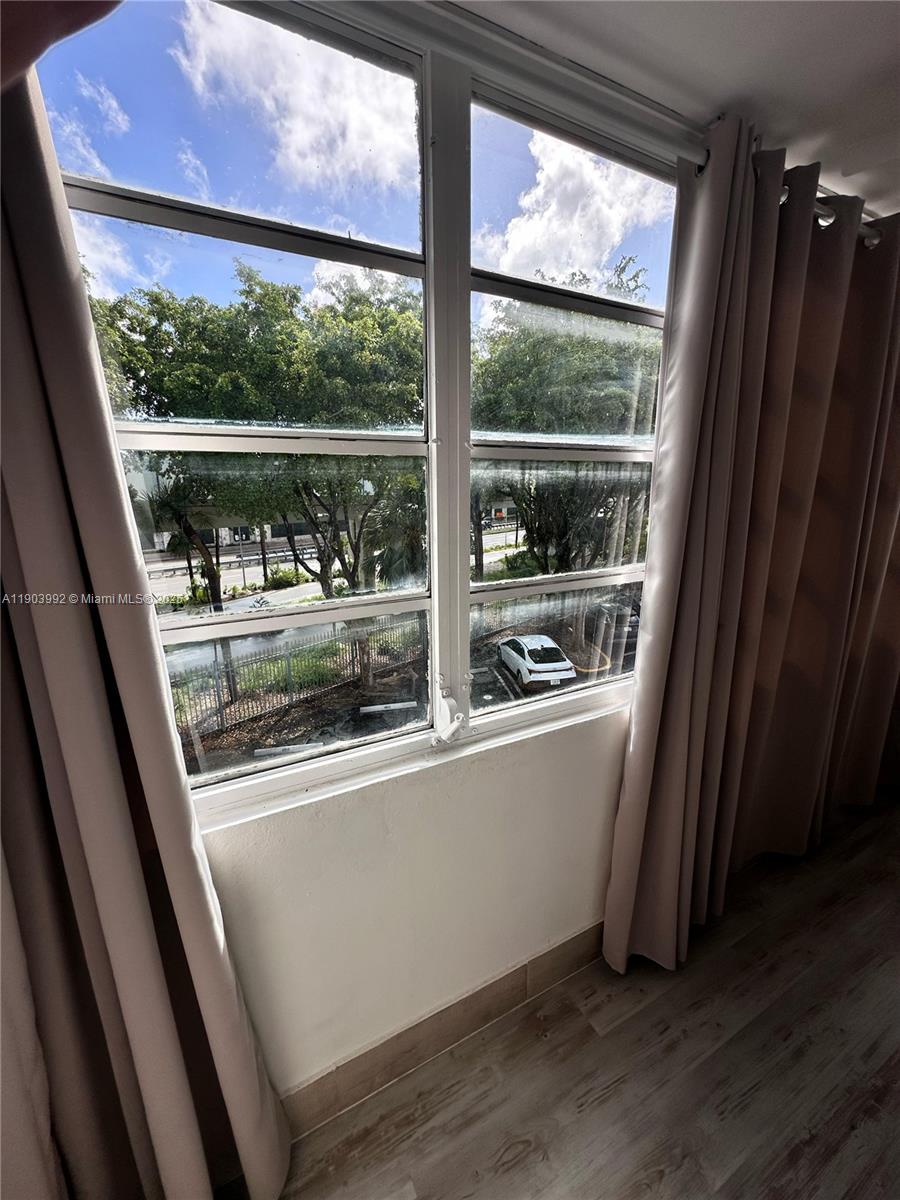 GROVE GARDENS CONDO - Residential Lease