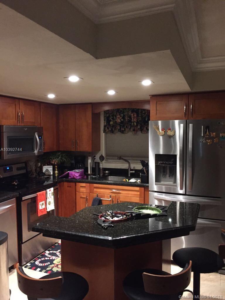 THE BEACH CLUB FONTAINEBL - Residential Lease