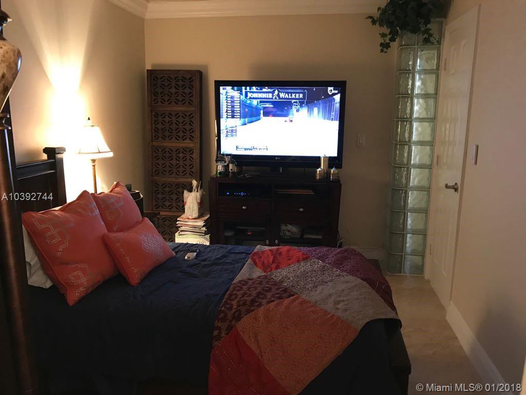 THE BEACH CLUB FONTAINEBL - Residential Lease