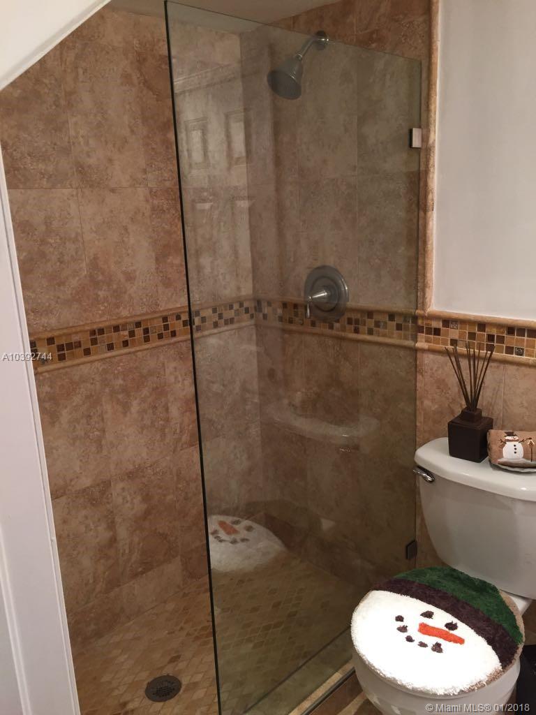 THE BEACH CLUB FONTAINEBL - Residential Lease