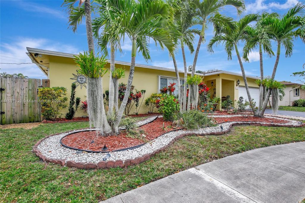 Photo of 5220 SW 8th St, Plantation, FL 33317 (MLS # A11531823)