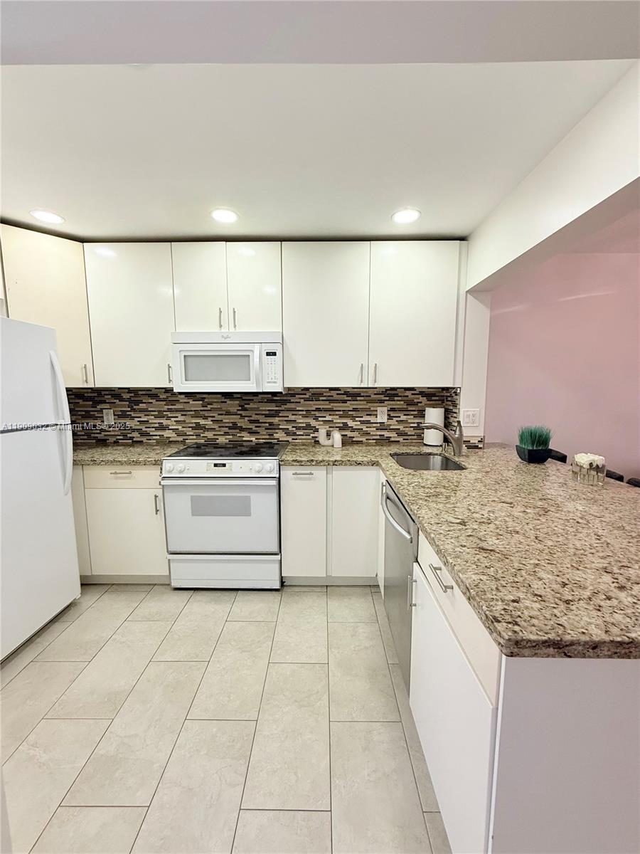 RIVIERA APTS A INC OF HAL - Residential