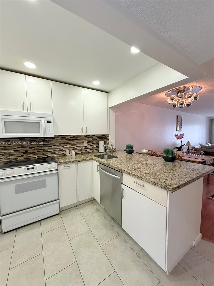 RIVIERA APTS A INC OF HAL - Residential