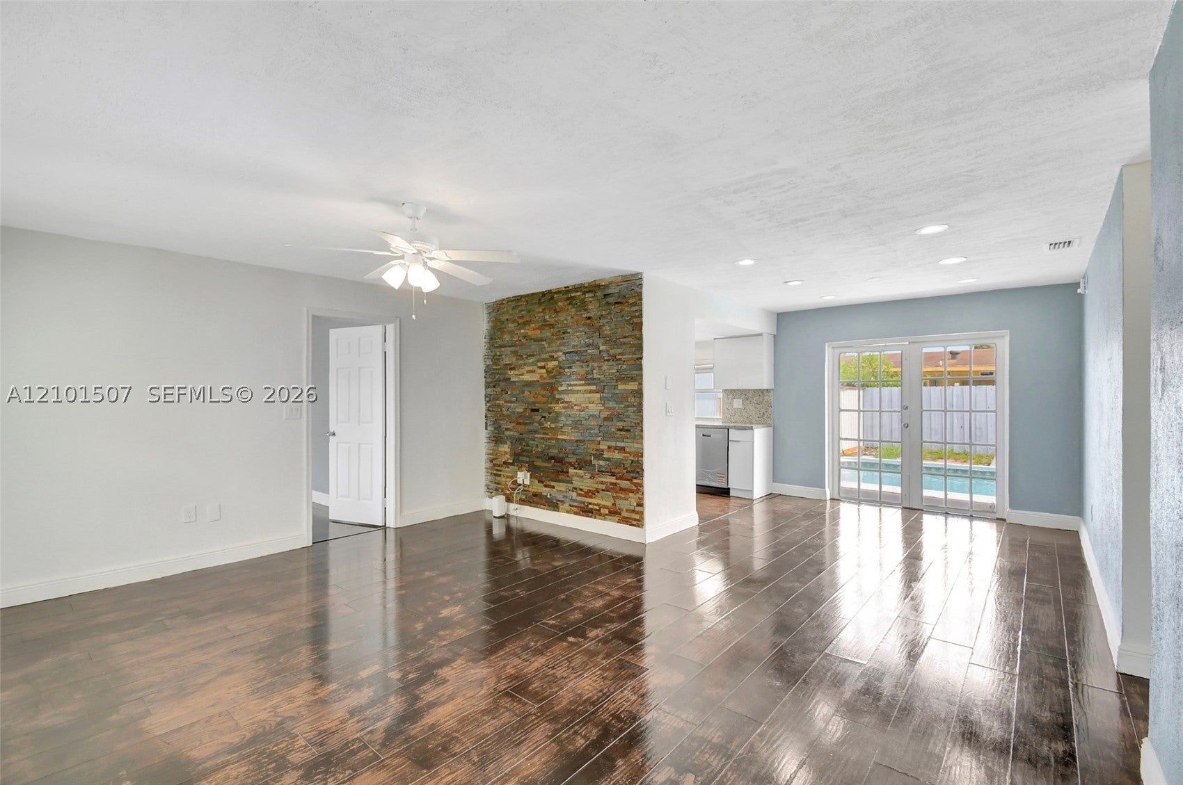 8960 Sunset Strip