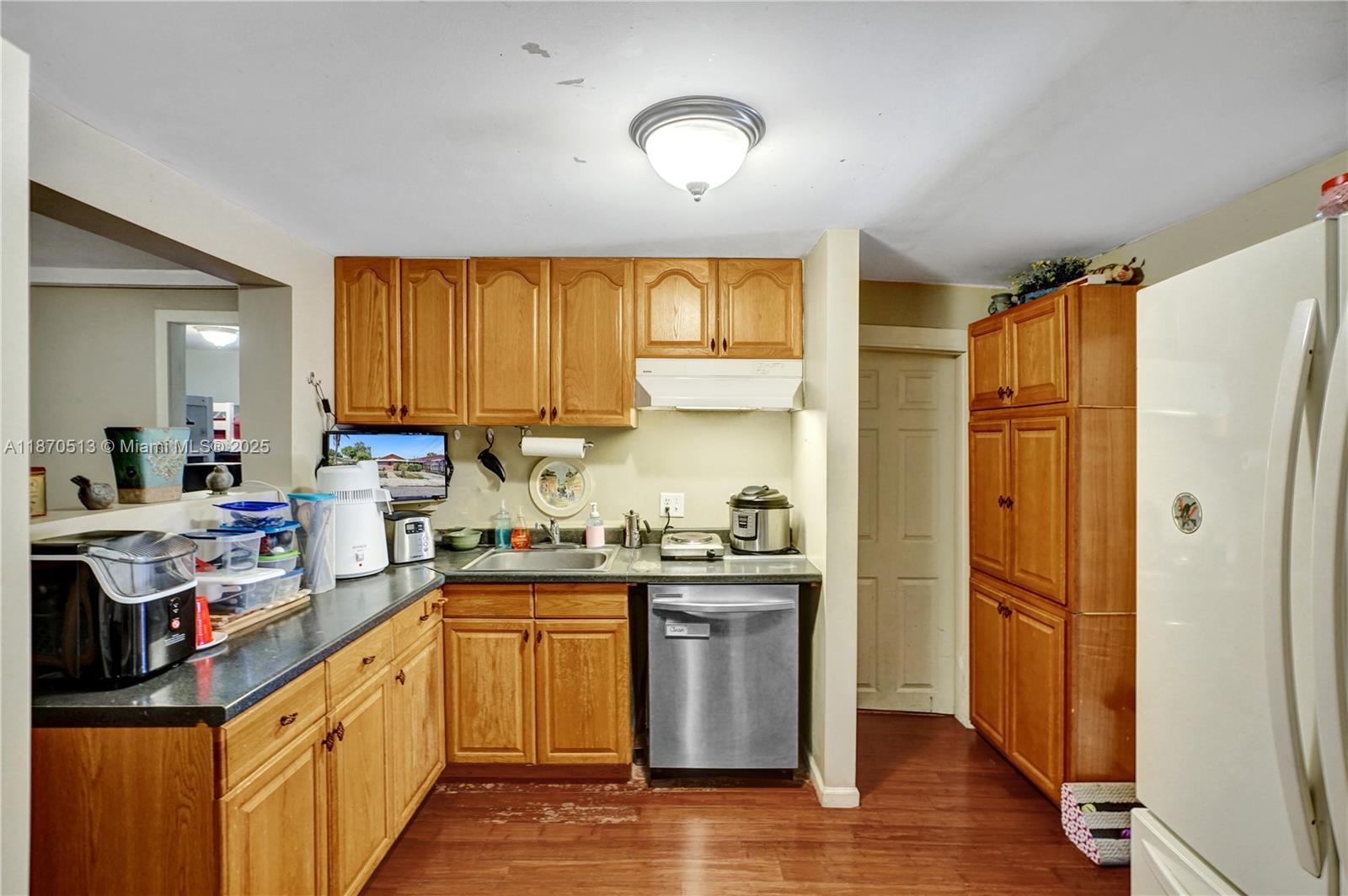 DIXIE HIGHWAY TRACK - Residential Income