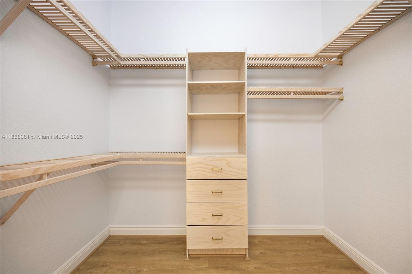 THREE ISLANDS 3RD SECTION - Residential