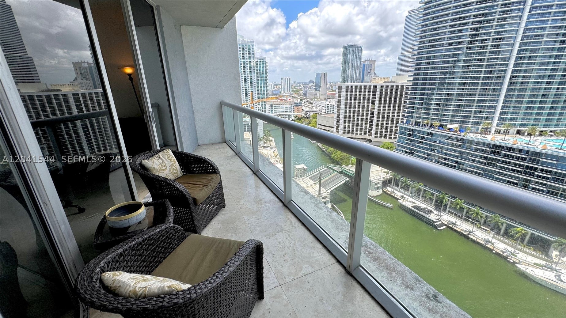 475 Brickell Ave 2512