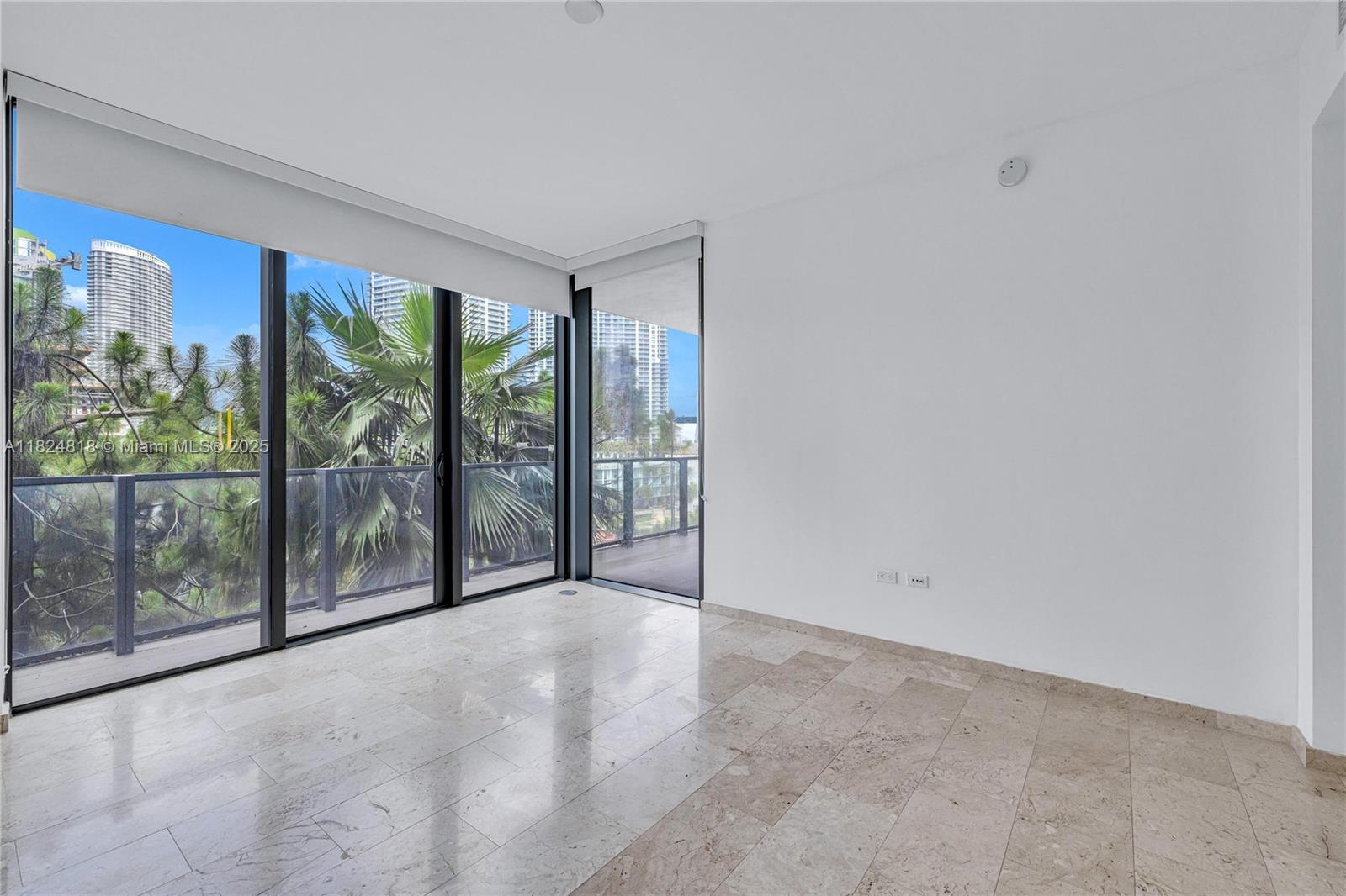 REACH CONDO - Residential