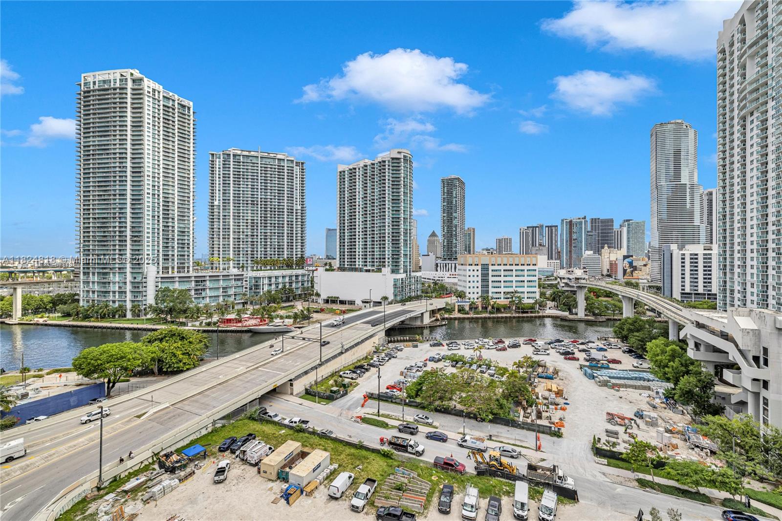 REACH CONDO - Residential