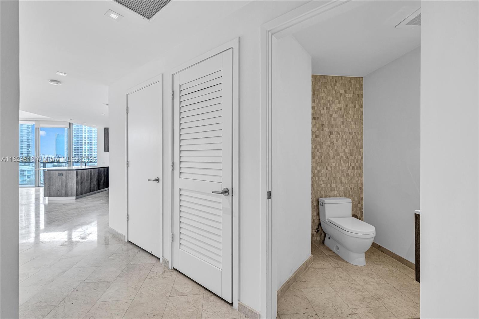 REACH CONDO - Residential