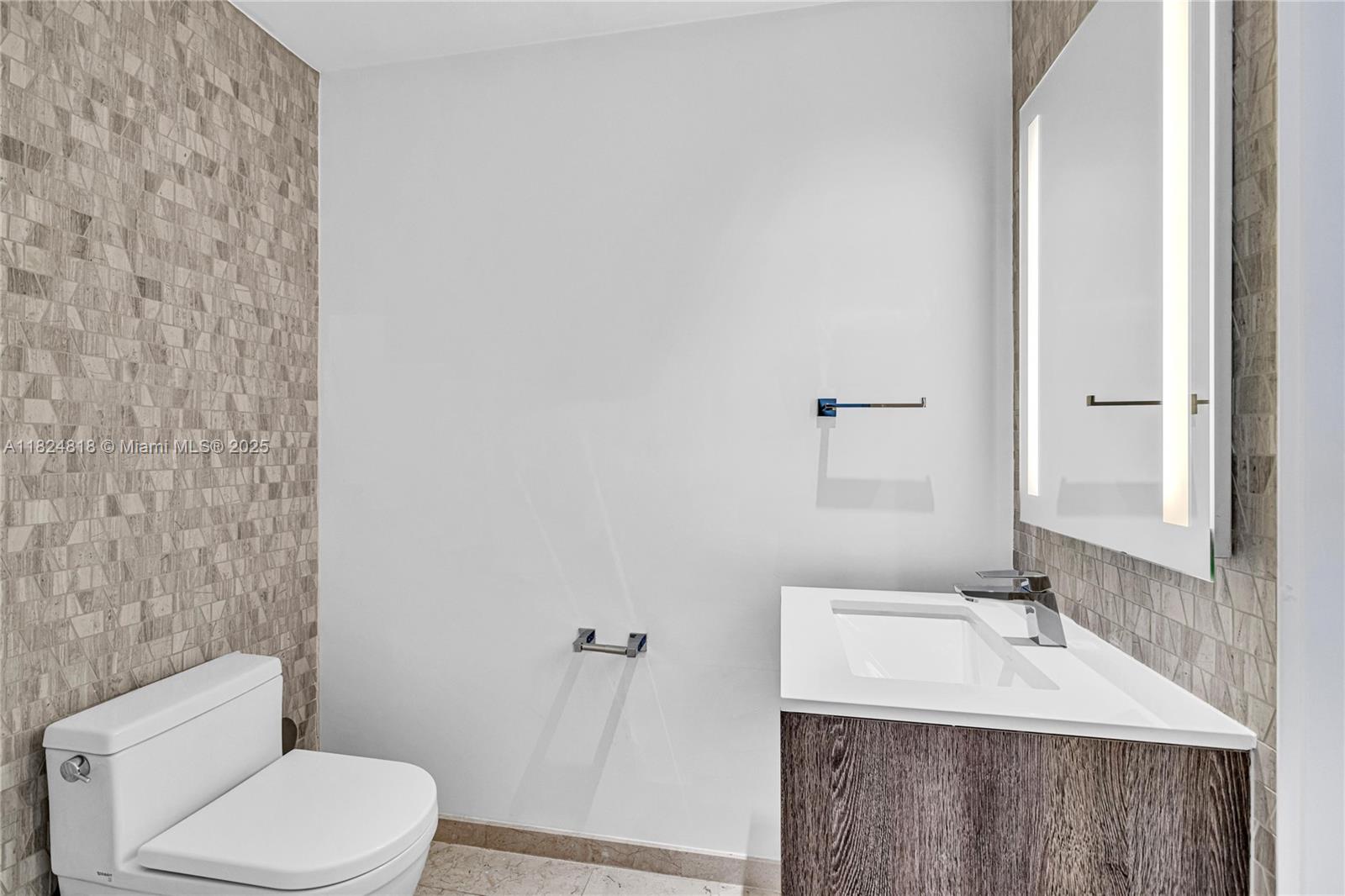 REACH CONDO - Residential