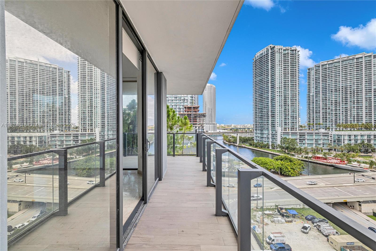 REACH CONDO - Residential