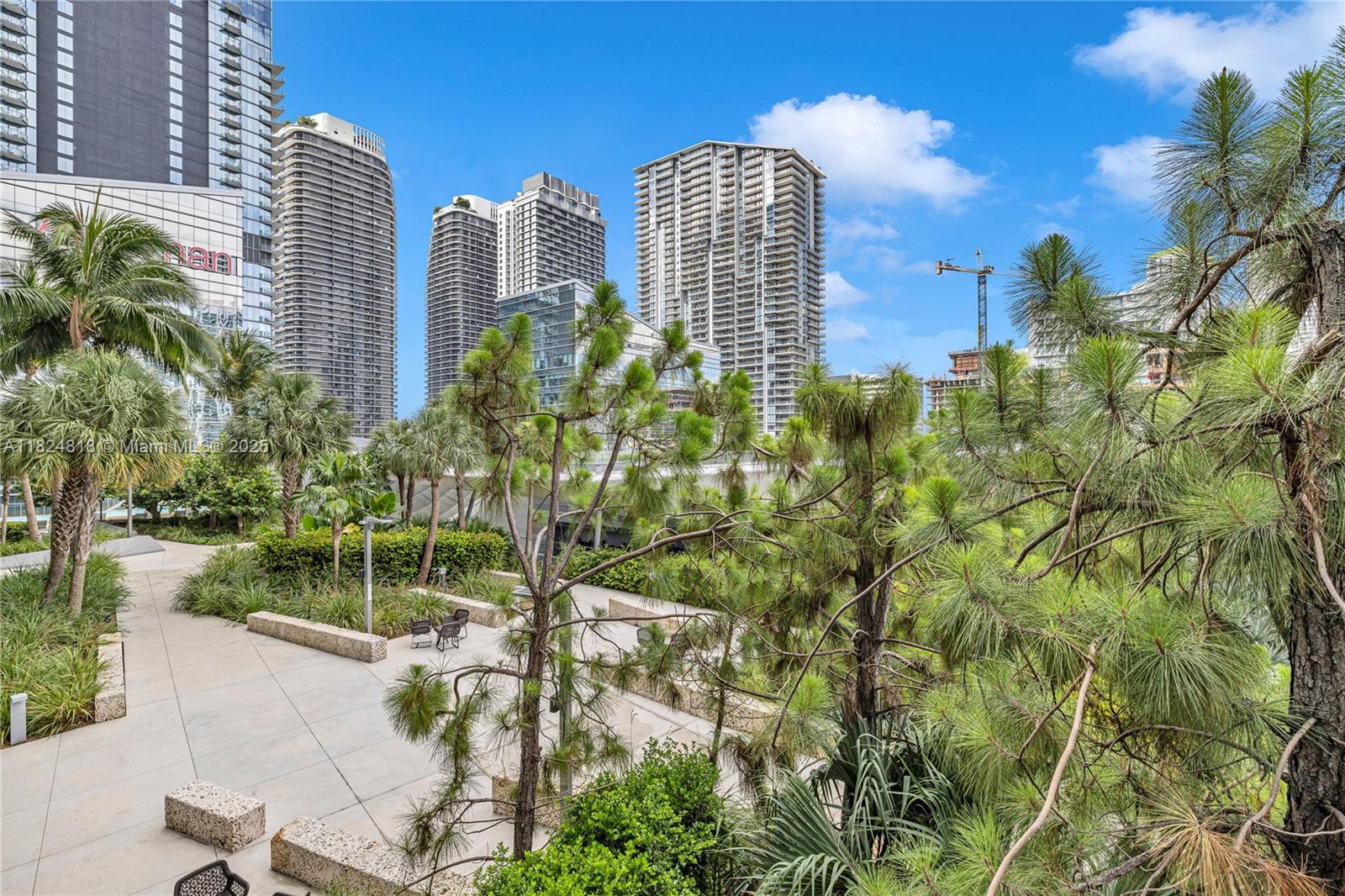 REACH CONDO - Residential