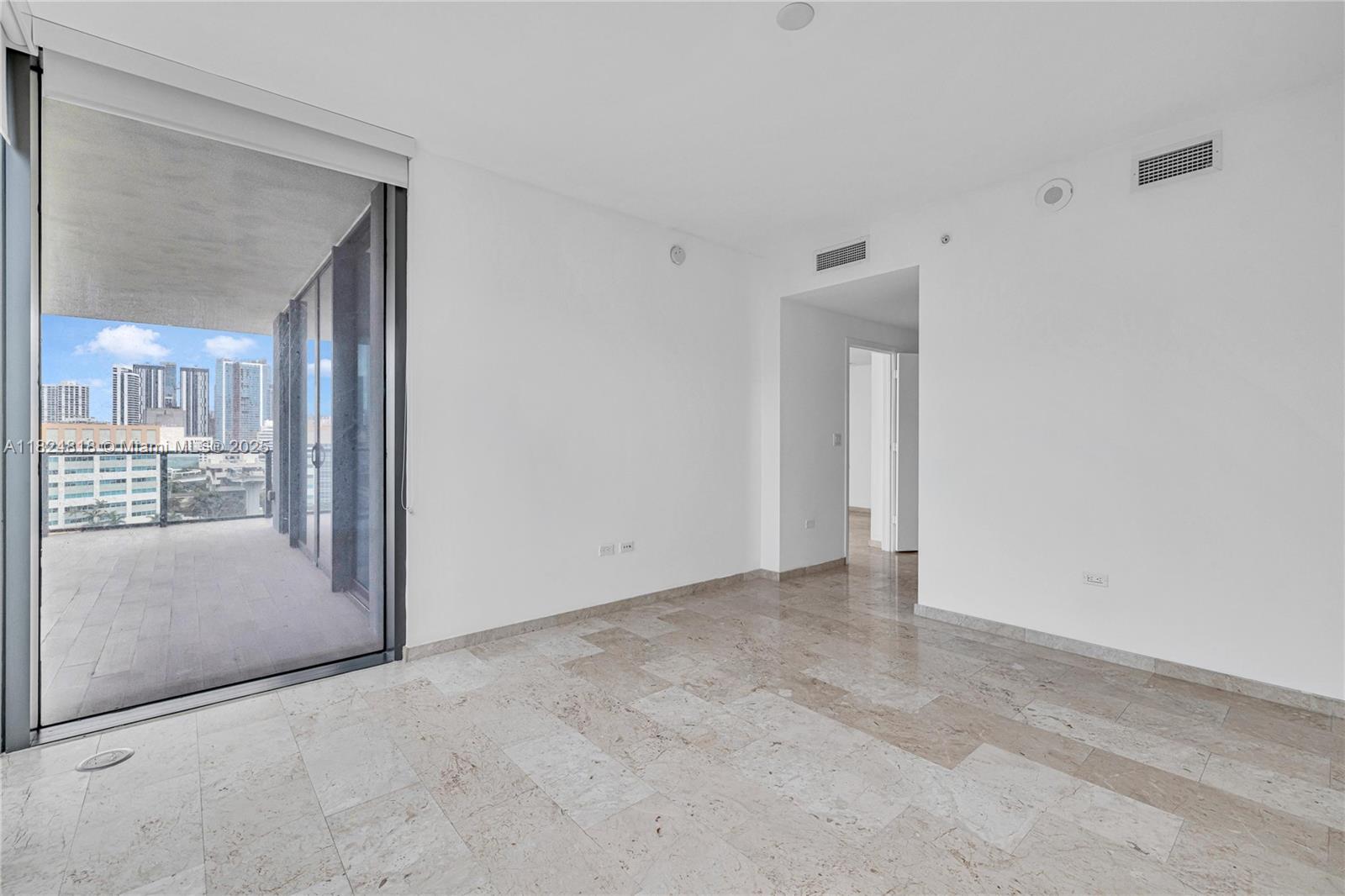 REACH CONDO - Residential