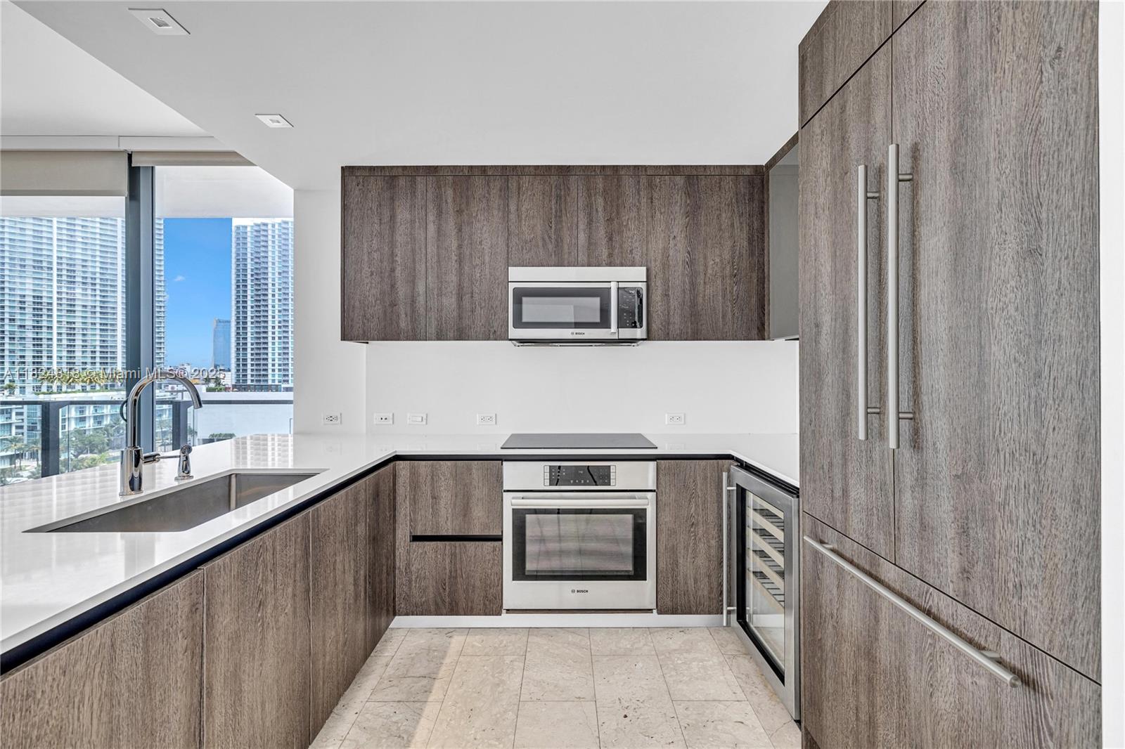 68 SE 6th St 712