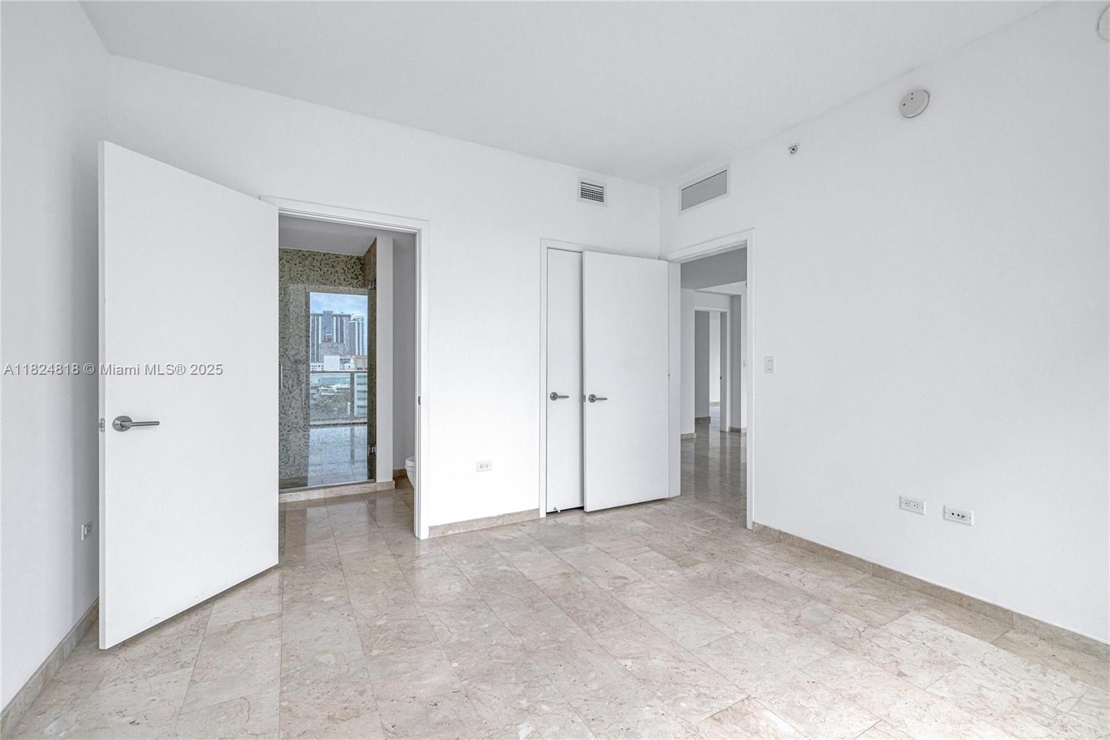 REACH CONDO - Residential