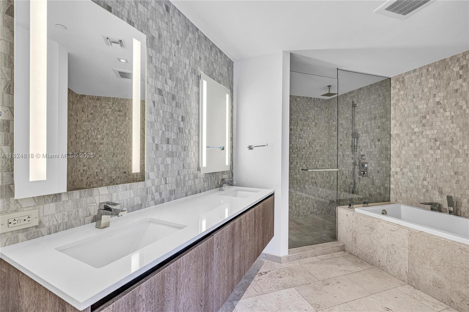 REACH CONDO - Residential