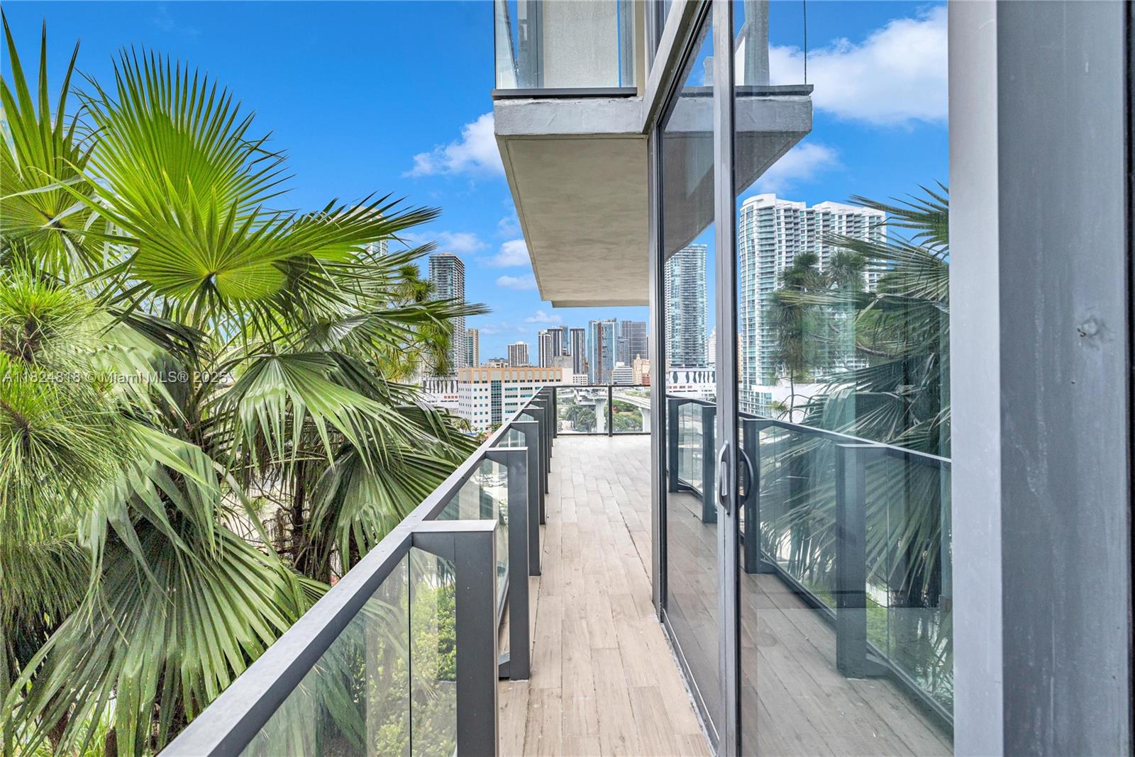 REACH CONDO - Residential