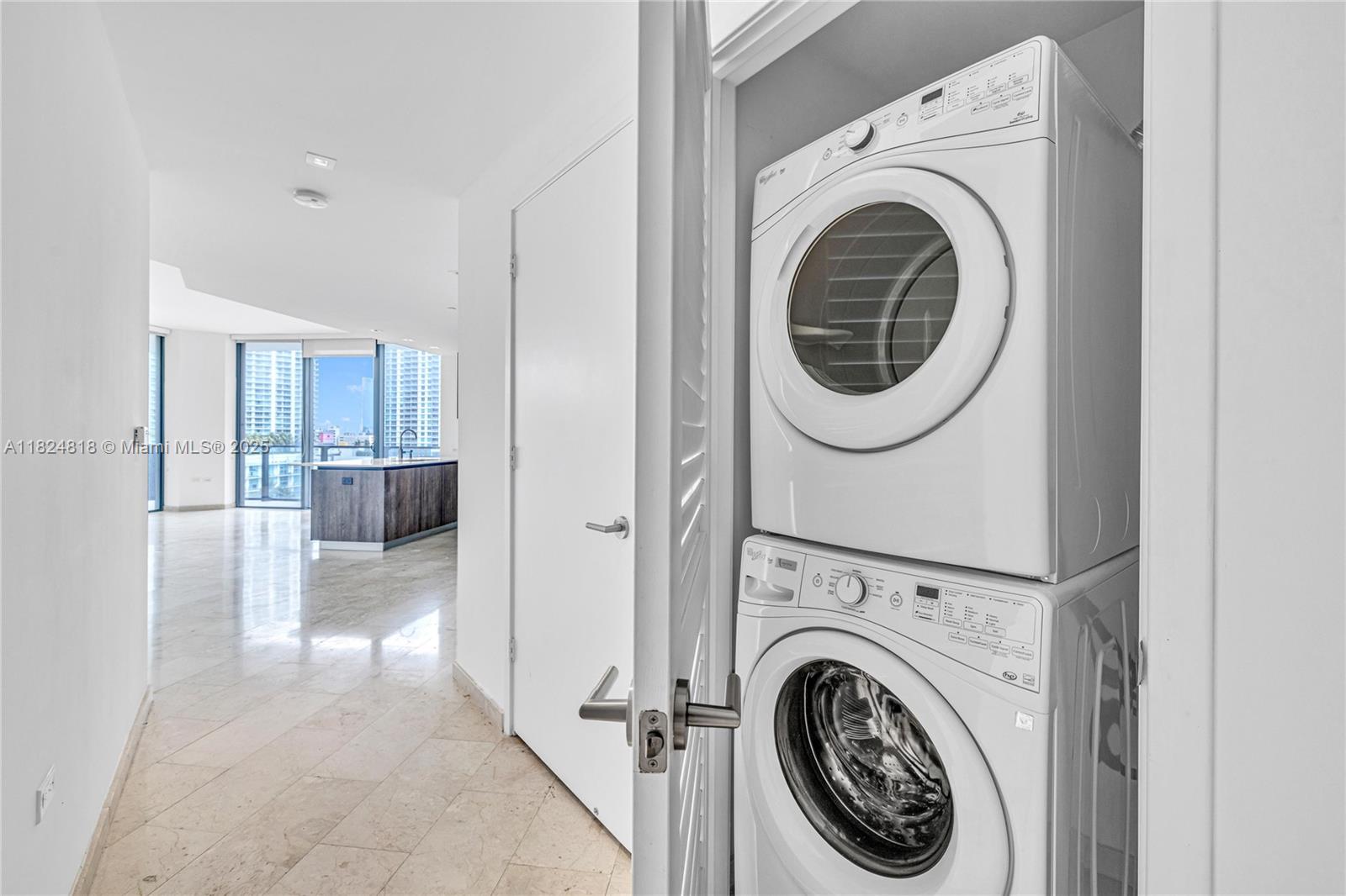 REACH CONDO - Residential