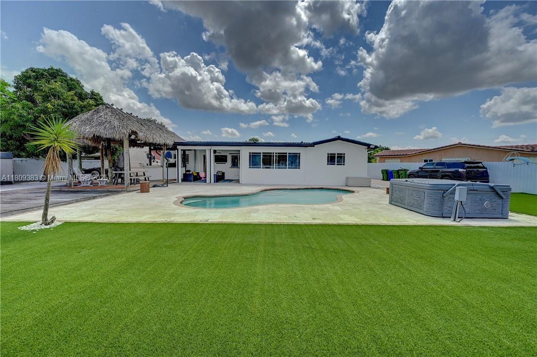 531 Nw 76th Ter, Pembroke Pines, Miami-Dade County, Florida - 3 Bedrooms  
2 Bathrooms - 