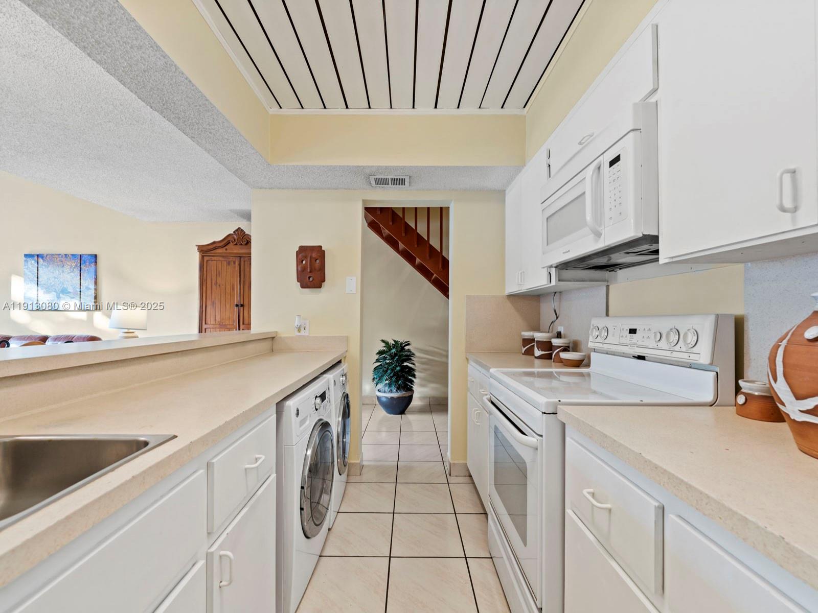 CALUSA POINT - Residential