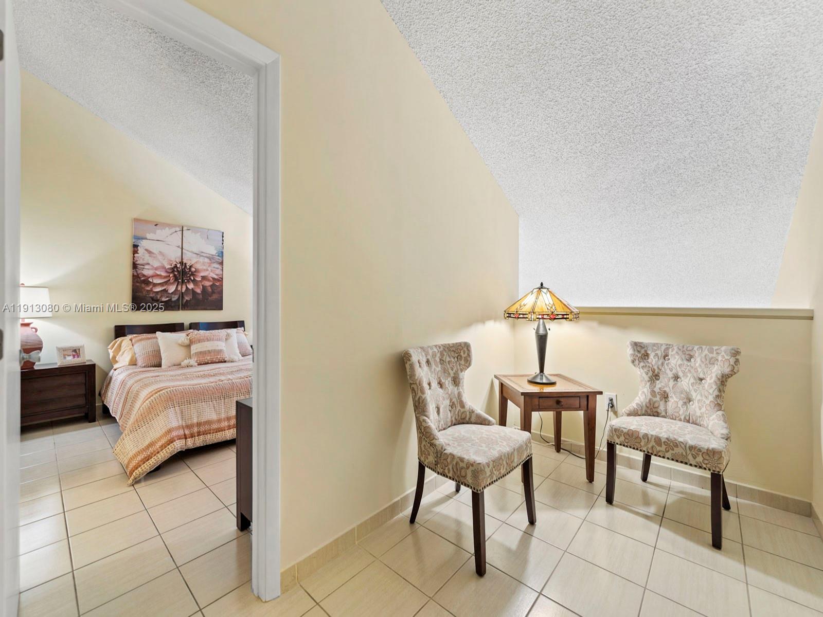 CALUSA POINT - Residential