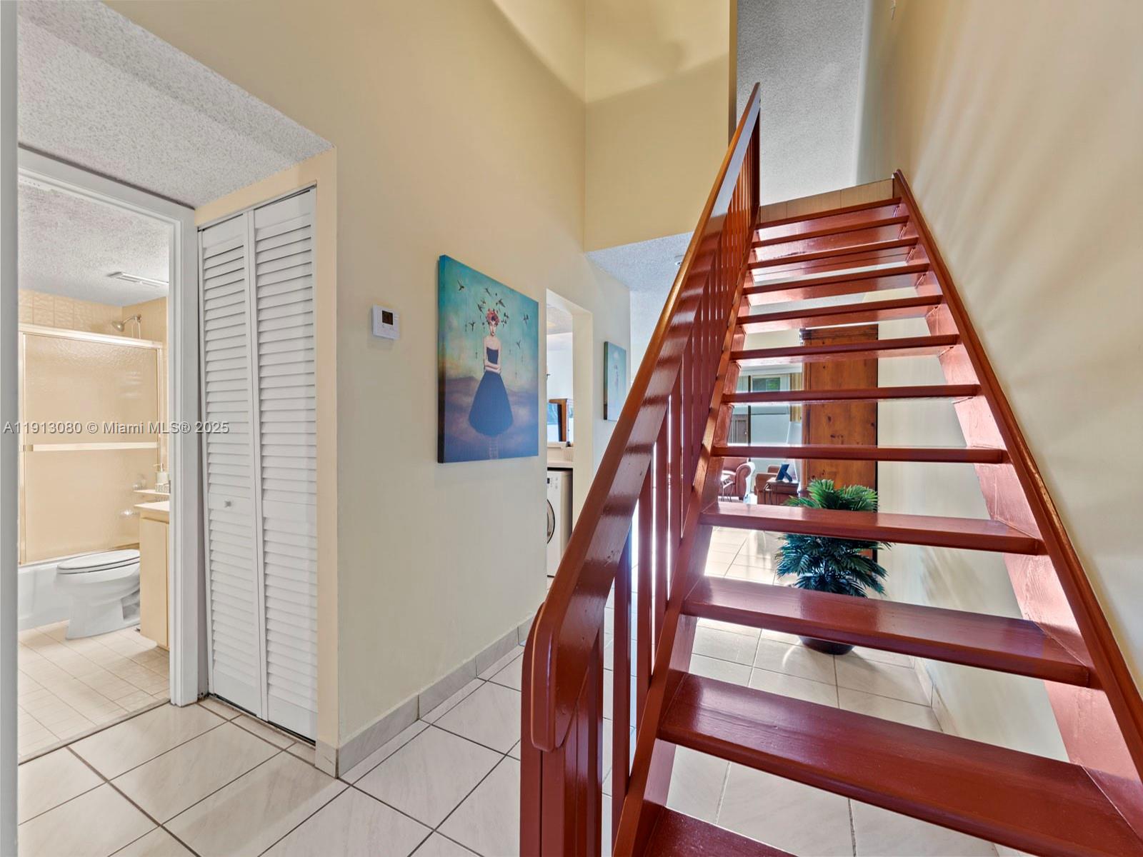 CALUSA POINT - Residential