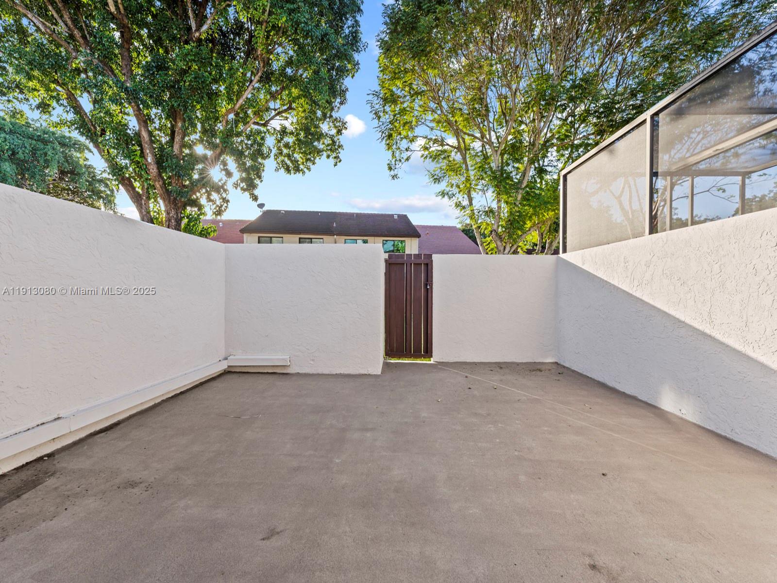 CALUSA POINT - Residential