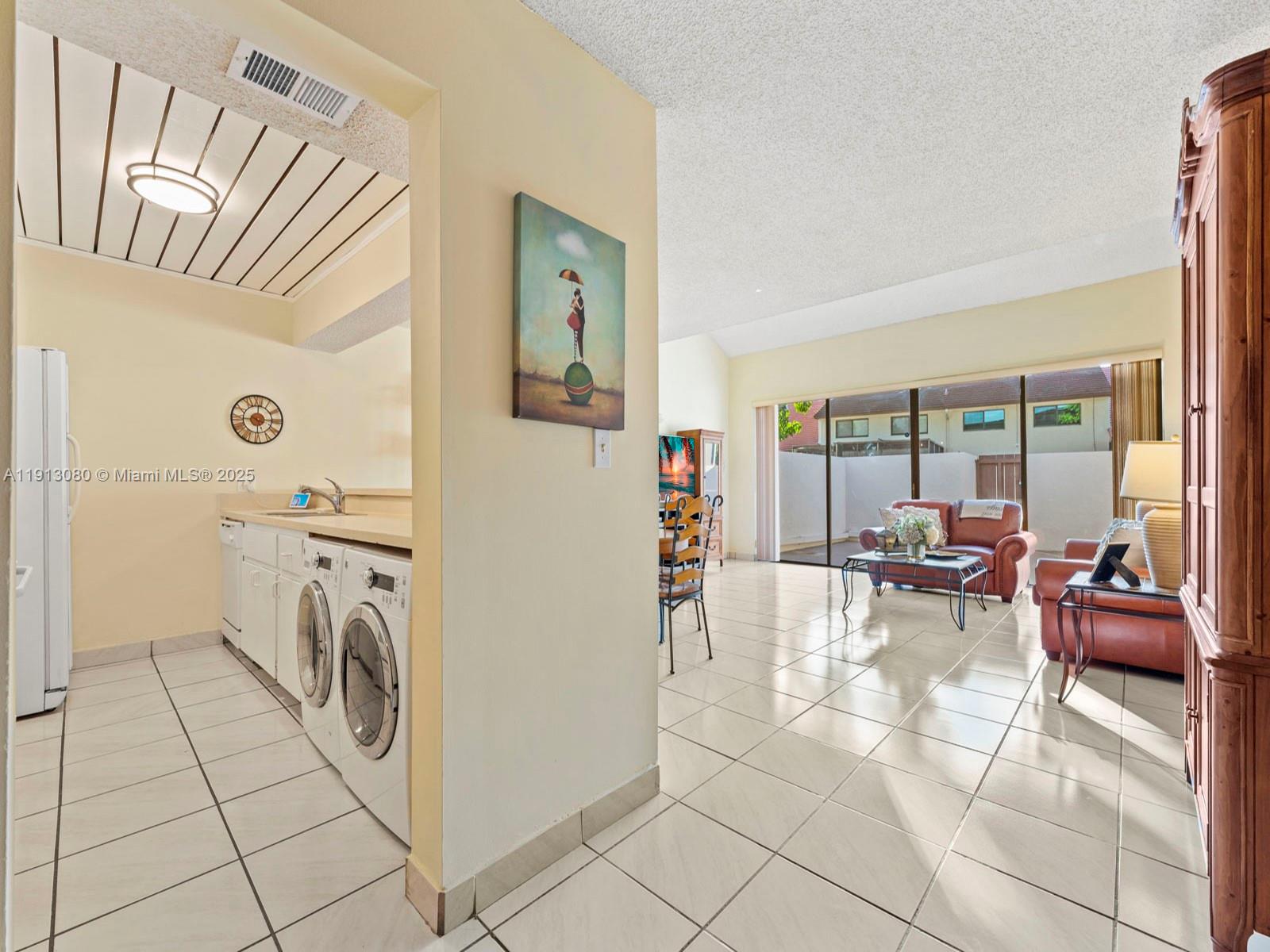 CALUSA POINT - Residential