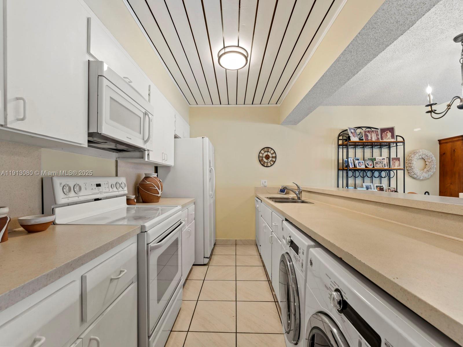 CALUSA POINT - Residential