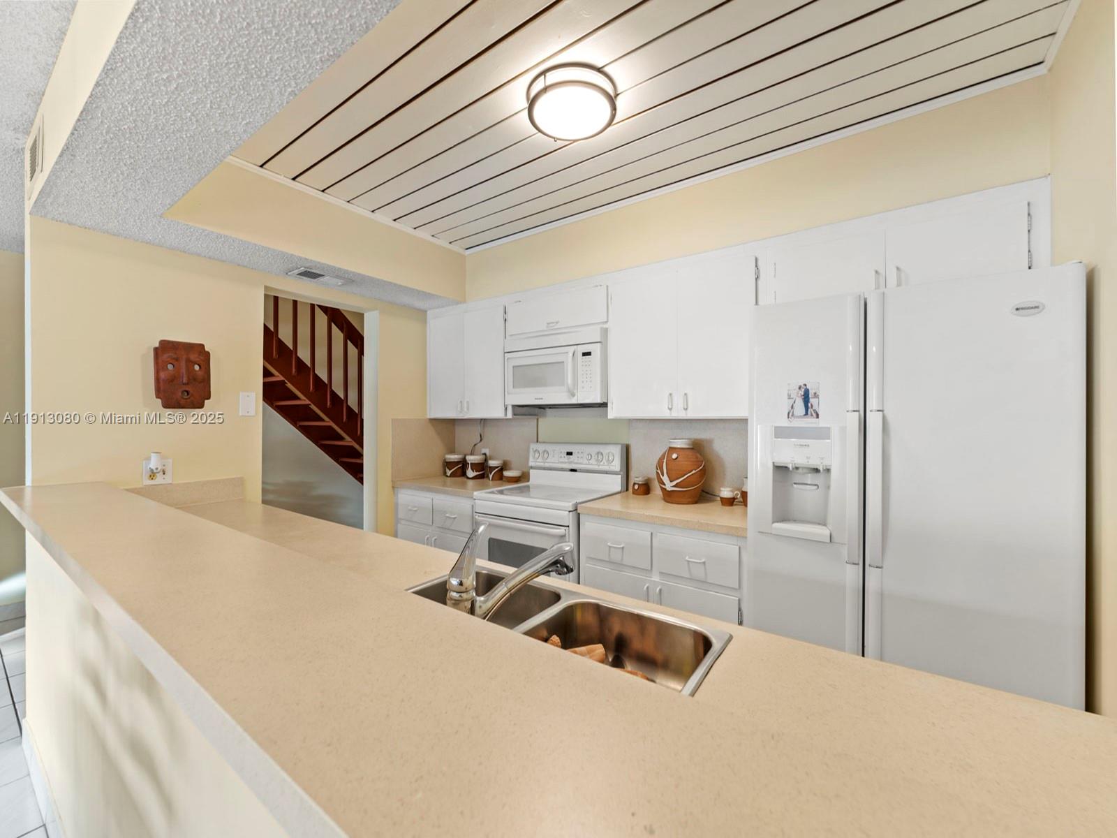 CALUSA POINT - Residential