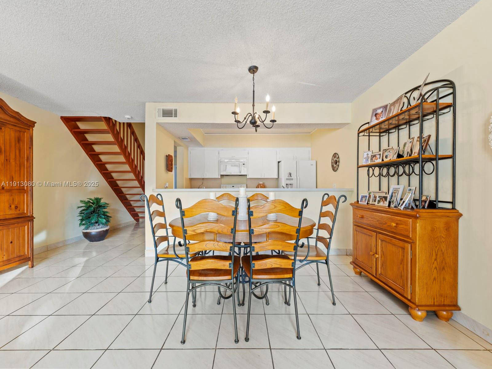 CALUSA POINT - Residential