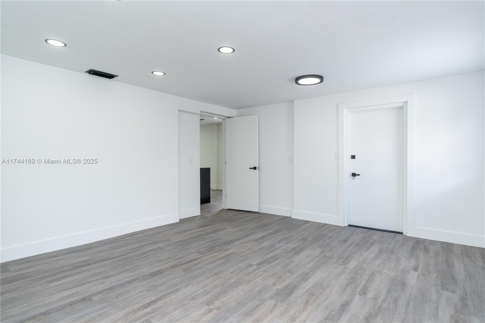 CURTISS PARK - Residential