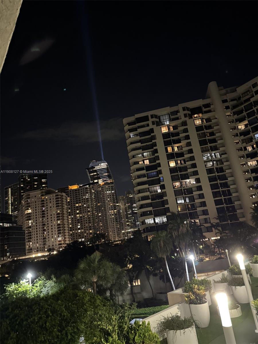 ISOLA CONDO - Residential Lease