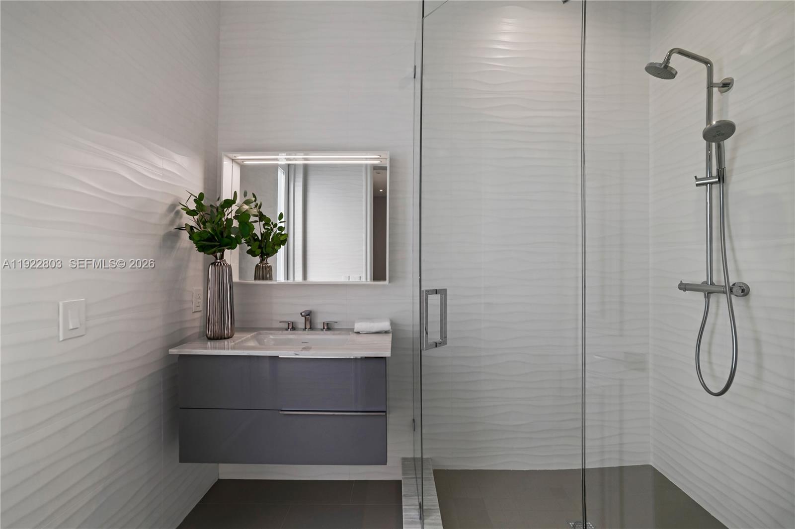 DEERING BAY ESTATES - Residential