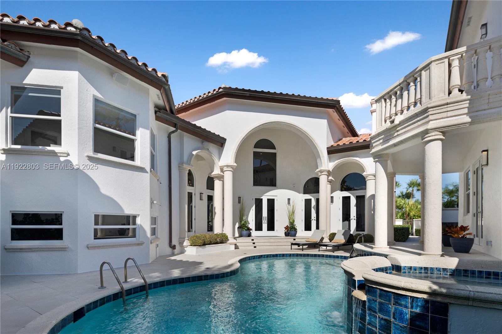 DEERING BAY ESTATES - Residential