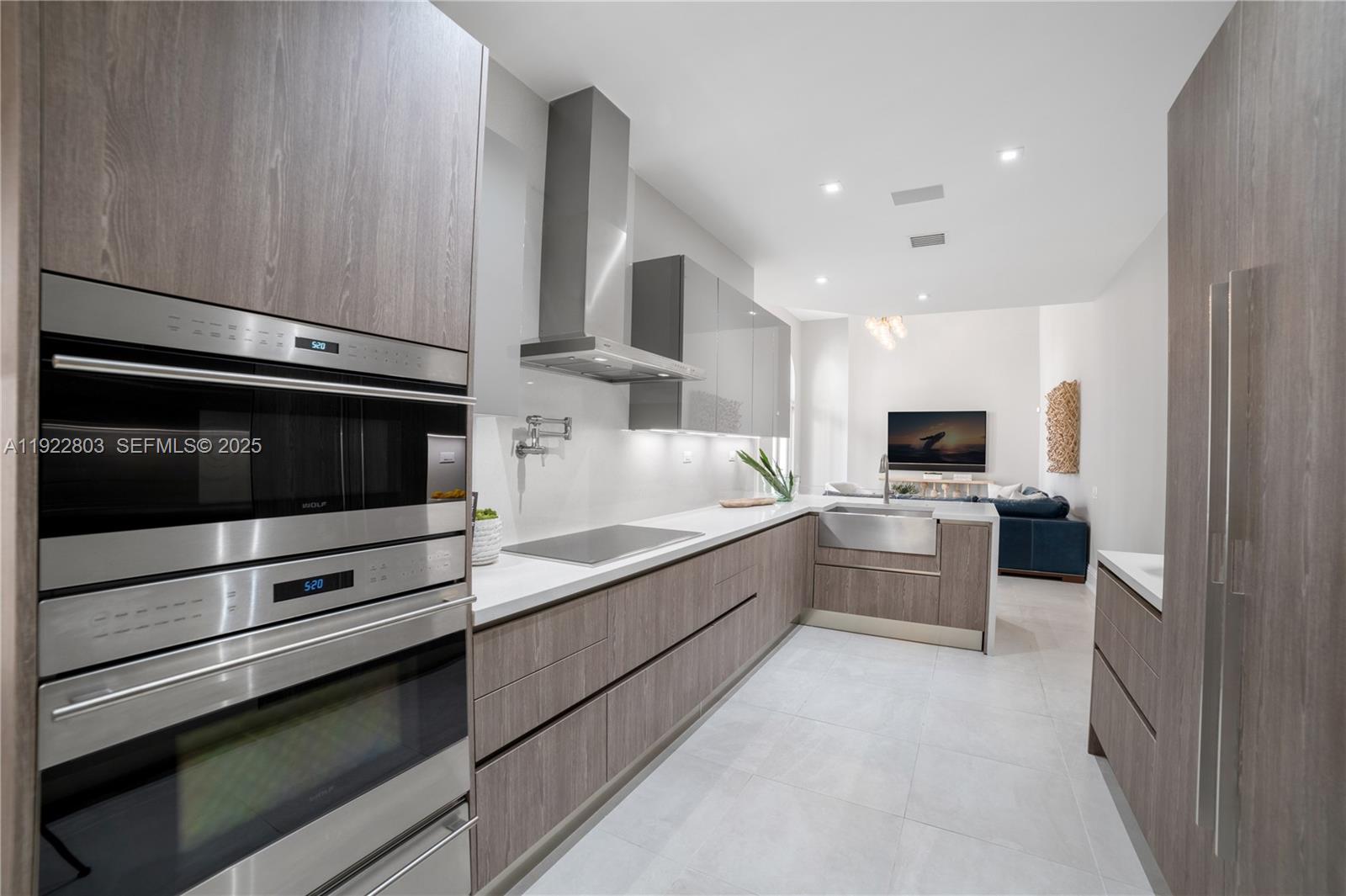 DEERING BAY ESTATES - Residential