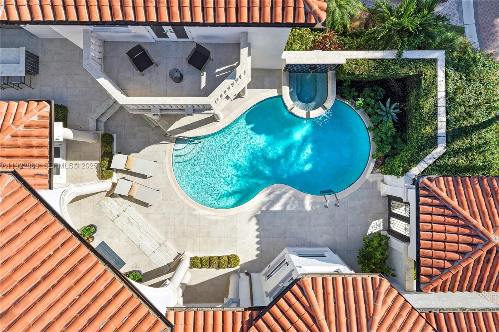 DEERING BAY ESTATES - Residential