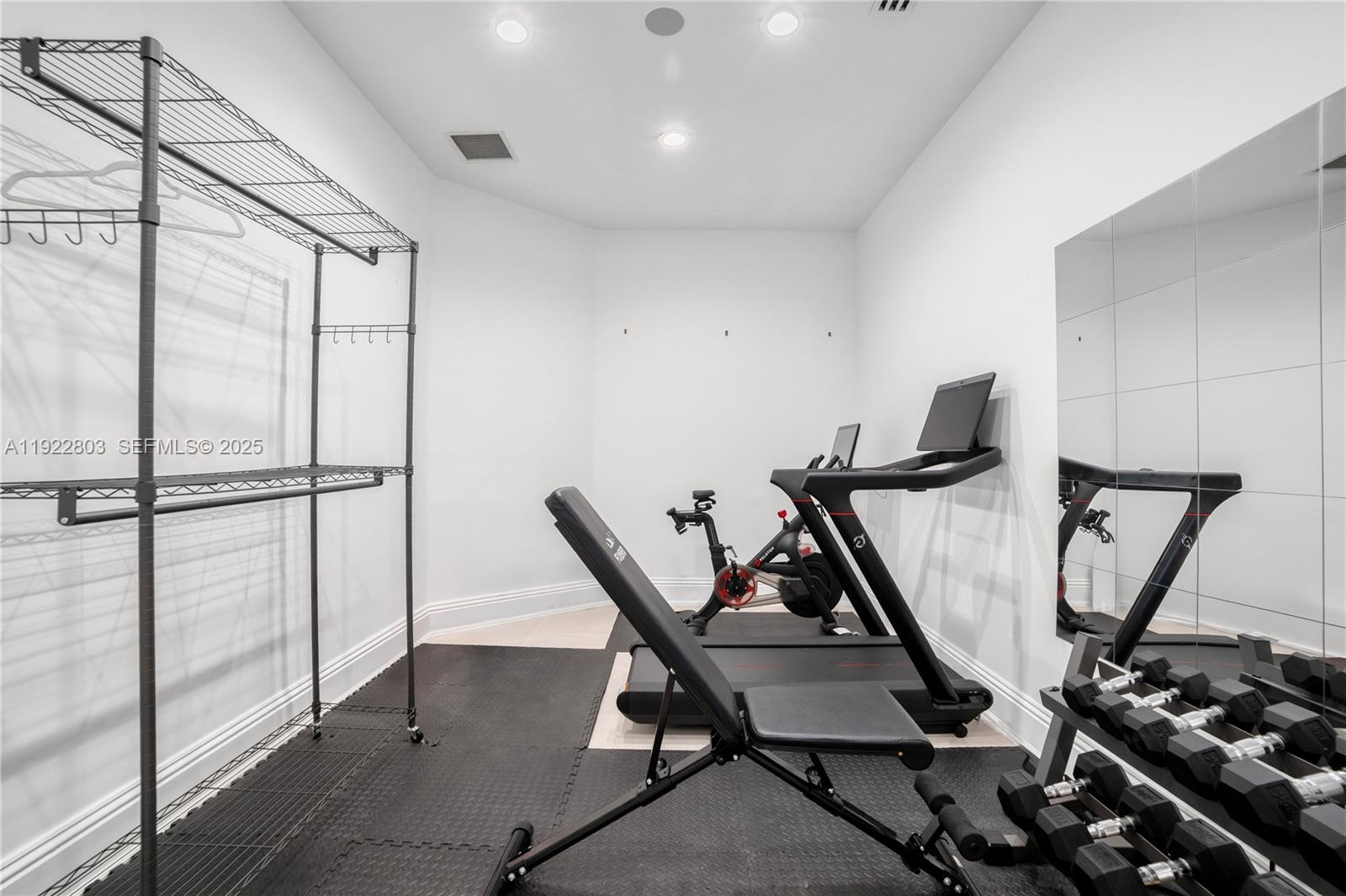 DEERING BAY ESTATES - Residential