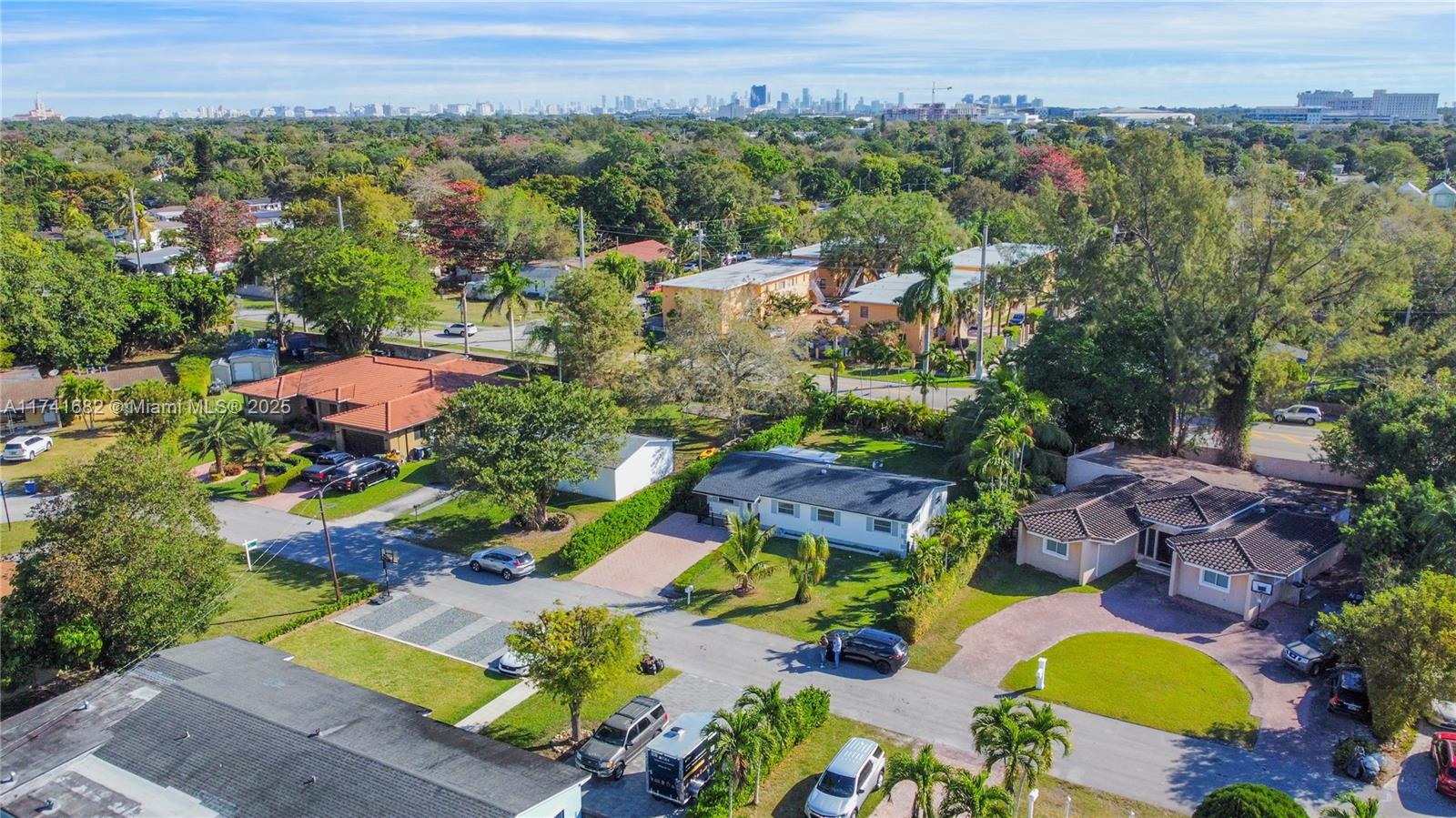 TWIN LAKE MANOR SUB - Residential