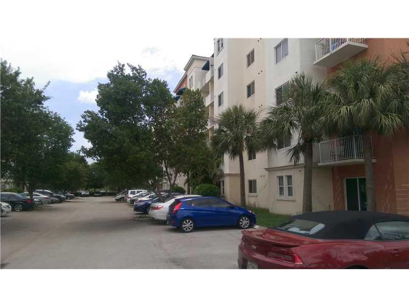 Very nice 2/2 apart. All Tile Floors, washer/dryer inside. Gated community, plenty of amenities, Located close to US1, Turnpike, Malls and restaurants. Freshly painted. Tenants responsible for ALL utilities (water - FPL - Cable - etc). 3 Months to enter ( 1st Month + 2 Security Deposits)
